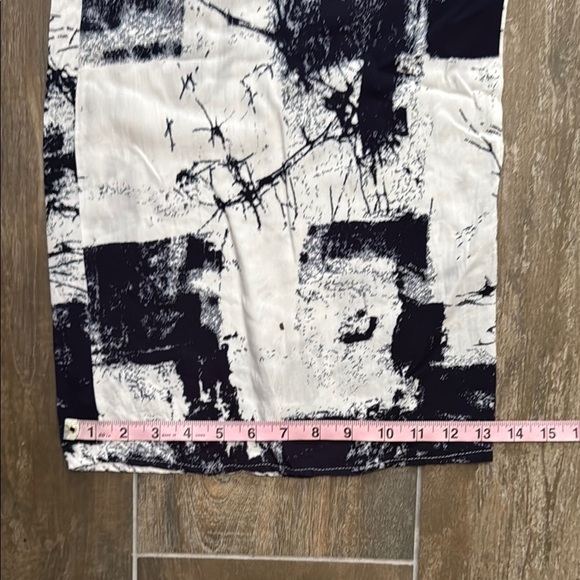 Fashion Nova White and Navy Pants - Picture 7 of 9